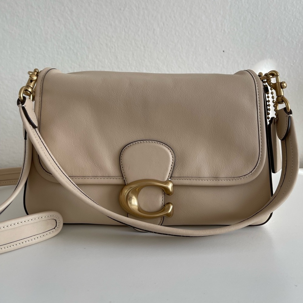 Coach soft tabby in beige
